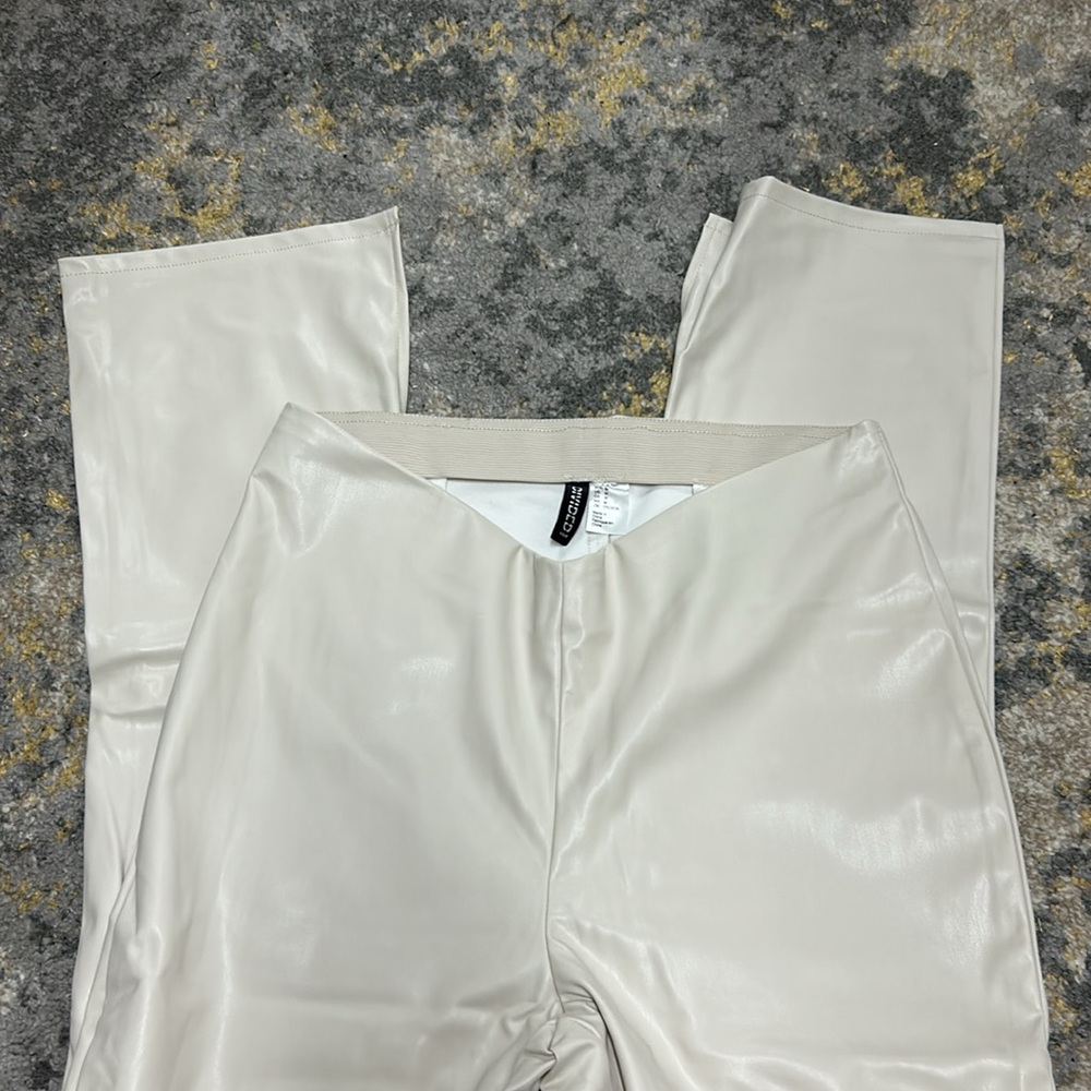 Vegan Flared Legging - image 5